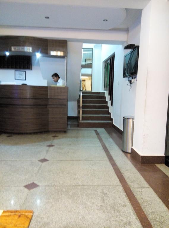 Srīnagar Hotel Grand Jigar מראה חיצוני תמונה
